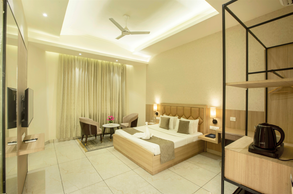 Luxury stay and accommodation rooms at Club Platinum Resort